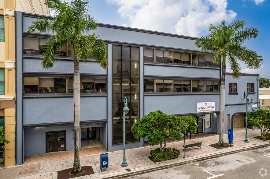 More Photos Of 1940 Harrison St, Hollywood Loft Creative Space For Lease