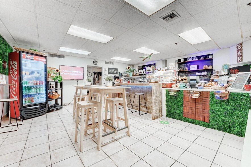 More Photos Of 2455 E Sunrise Blvd, Fort Lauderdale Loft Creative Space For Lease