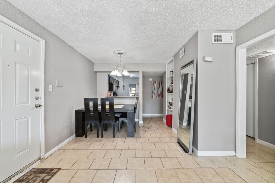More Photos Of 8330 Carvel Ln, Houston Apartments For Sale