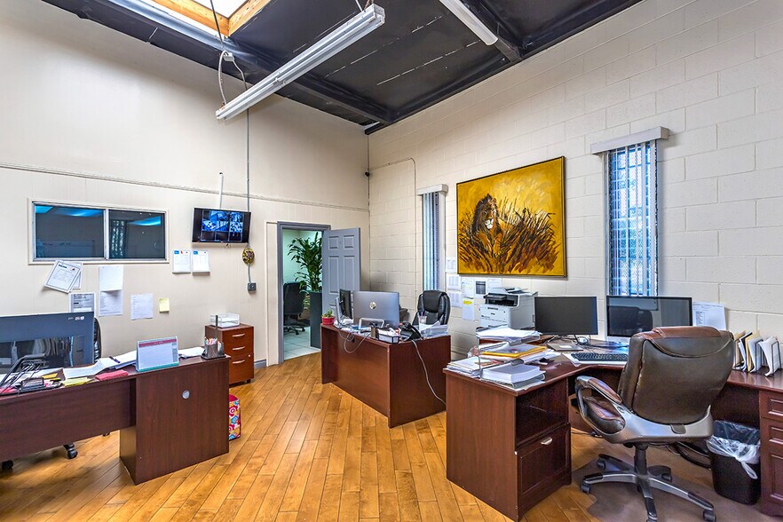 More Photos Of 12561-12563 Persing Dr, Whittier Showroom For Sale