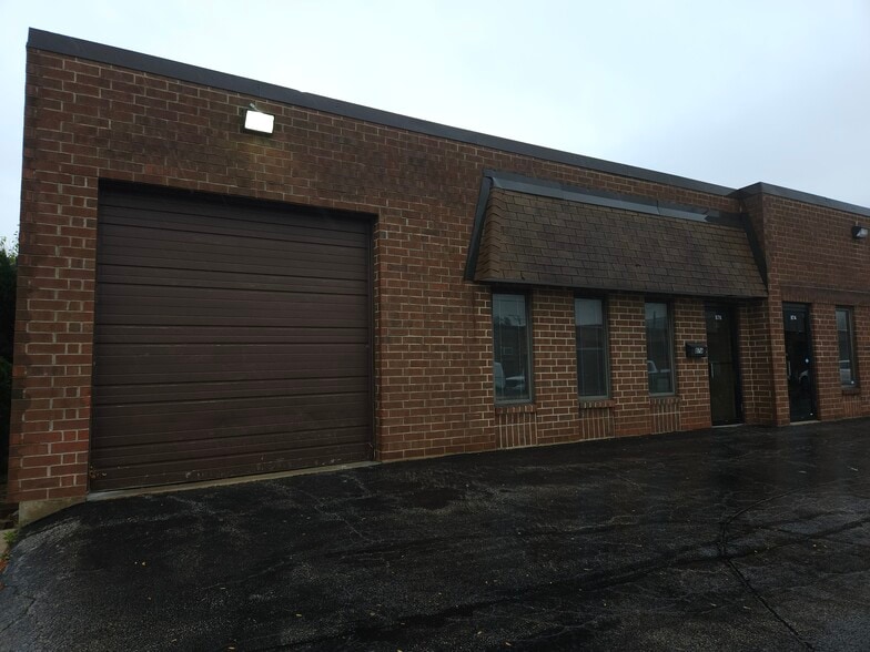 More Photos Of 840-876 N Ridge Ave, Lombard Warehouse For Lease