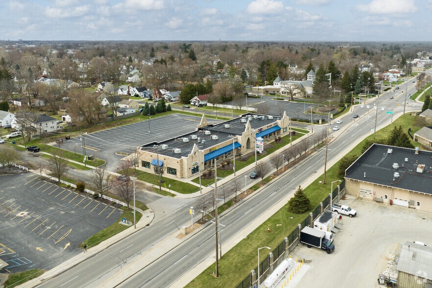 More Photos Of 2903 Dorr St, Toledo Freestanding For Lease