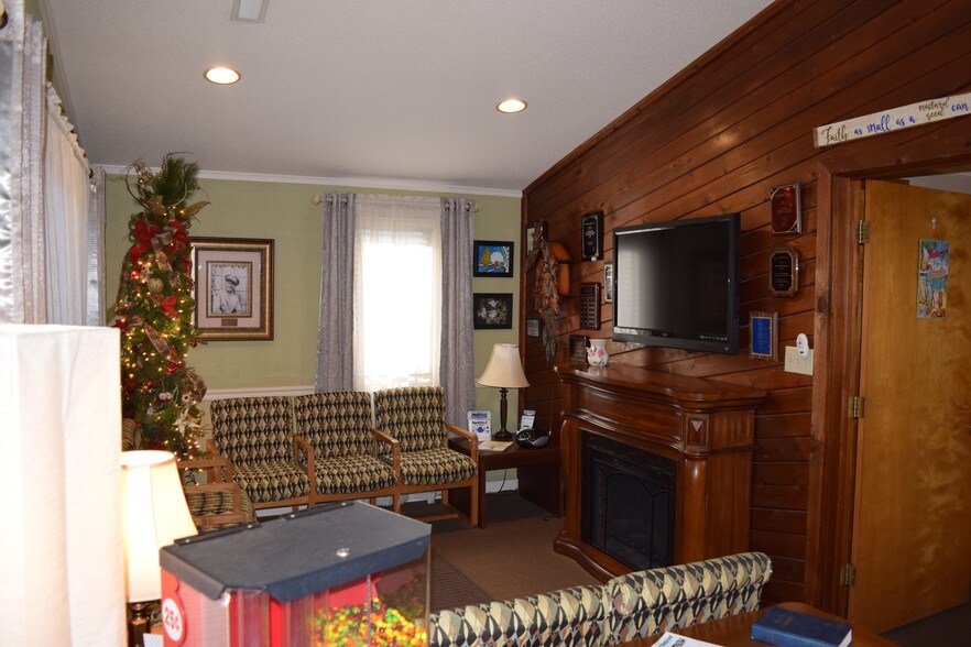 More Photos Of 1007 Carthage St, Sanford Medical For Lease
