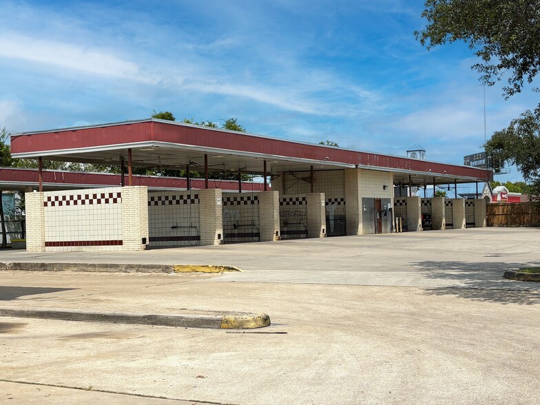 More Photos Of 6510 W 43rd St, Houston Carwash For Lease