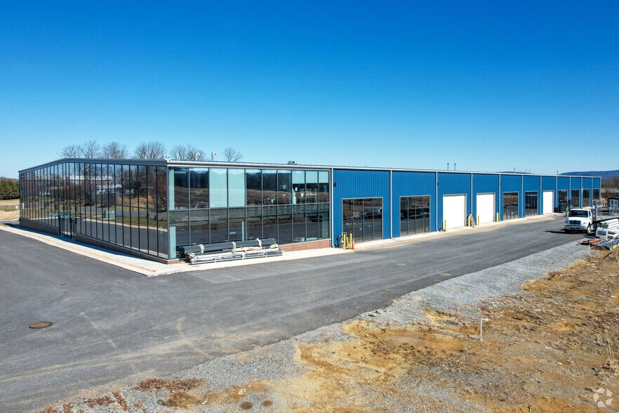 More Photos Of 410 Jack Enders Blvd, Berryville Industrial For Lease