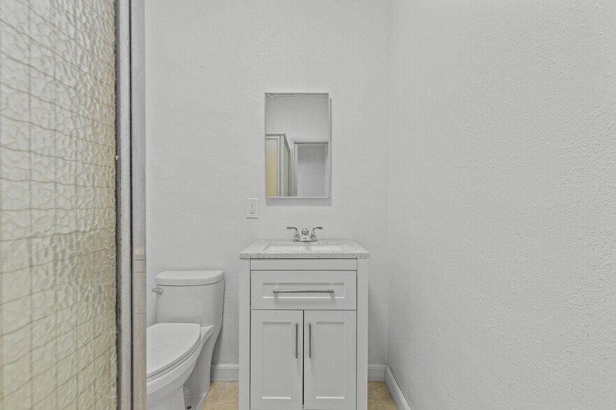 More Photos Of 16705 Hawthorne Blvd, Lawndale Medical For Lease