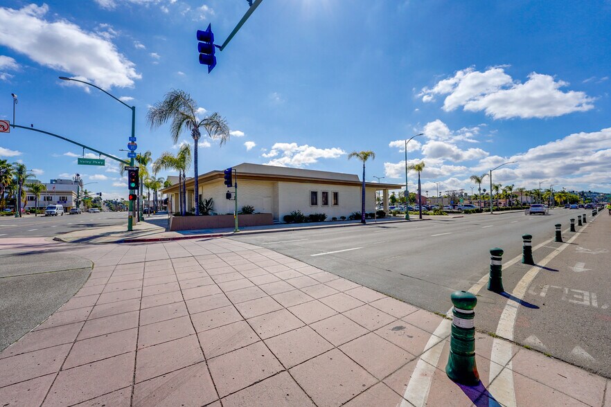 More Photos Of 125 N Broadway, Escondido Bank For Lease