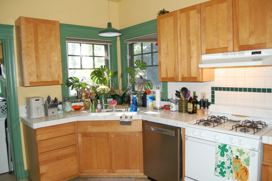 More Photos Of 4160 Chestnut St, Riverside Apartments For Sale