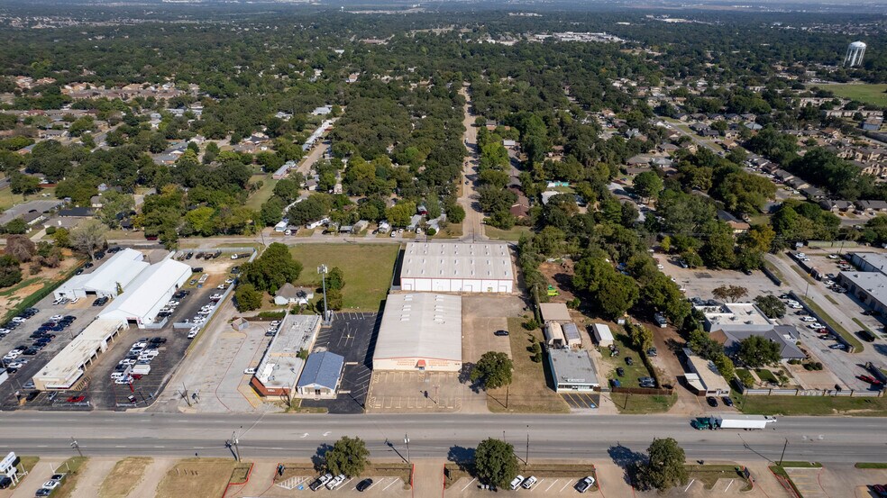 More Photos Of 1841 W Division St, Arlington Warehouse For Sale