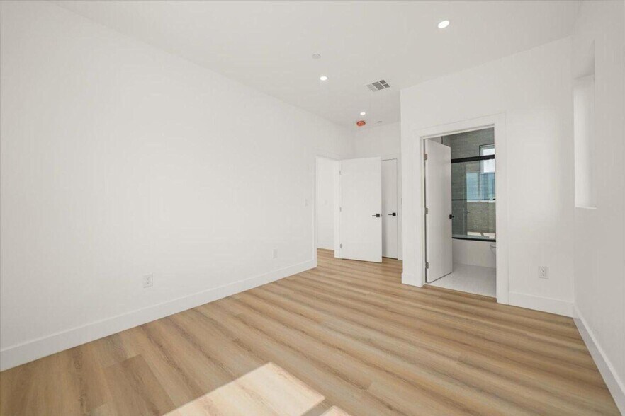 More Photos Of 910 Hudson ave, Los Angeles Apartments For Sale