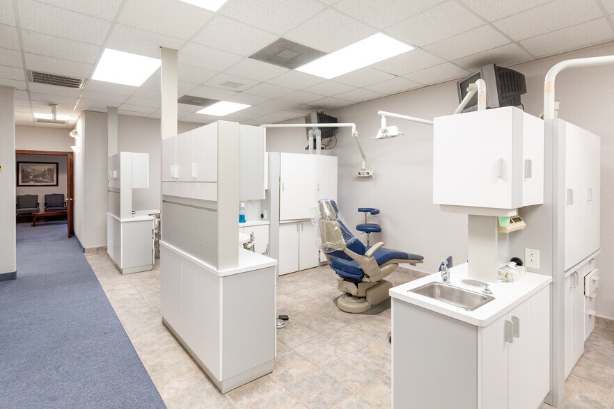 More Photos Of 5156 Village Creek Dr, Plano Medical For Sale