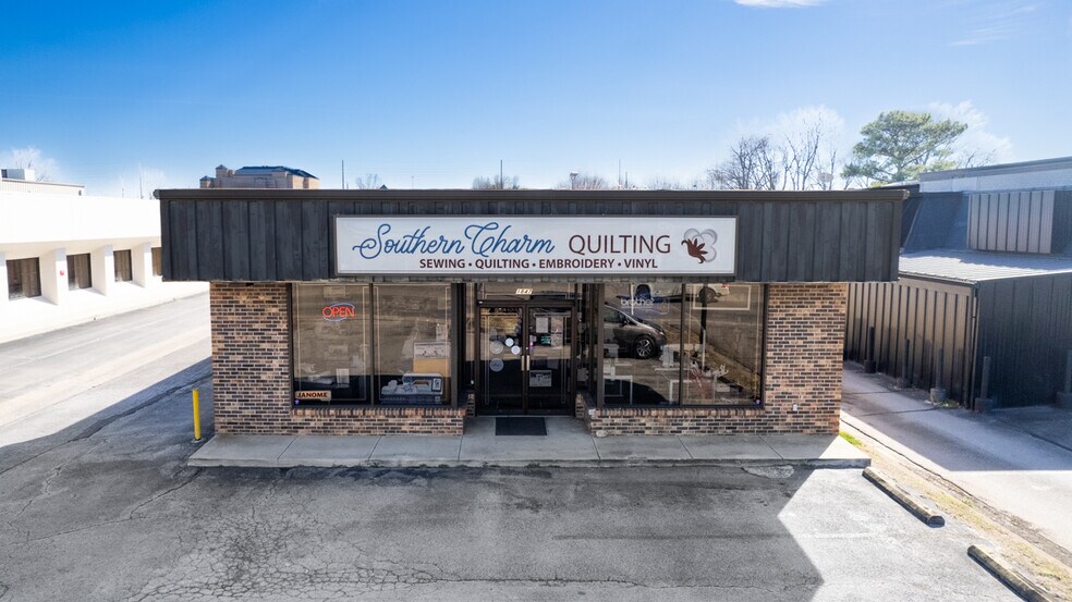 More Photos Of 1847 University Dr NW, Huntsville Light Distribution For Lease