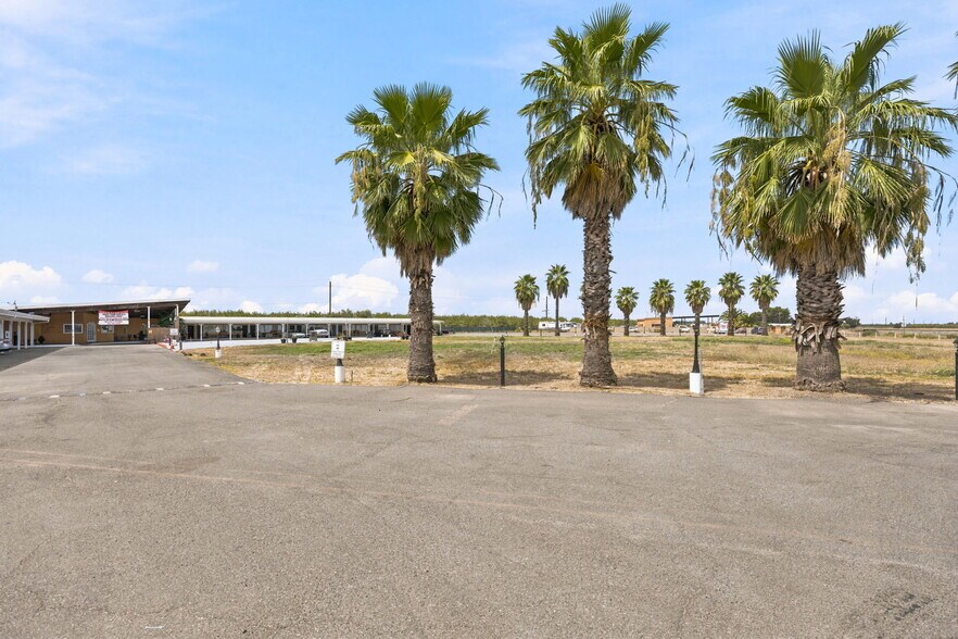 More Photos Of 4930 W County Rd, Dunnigan Hotel For Sale