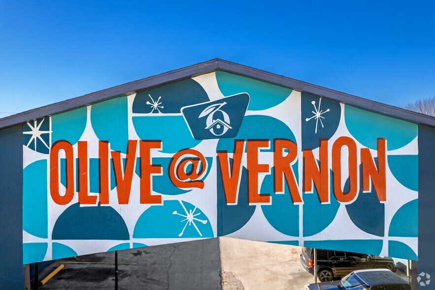 More Photos Of 2211 S Vernon Ave, Dallas Apartments For Sale
