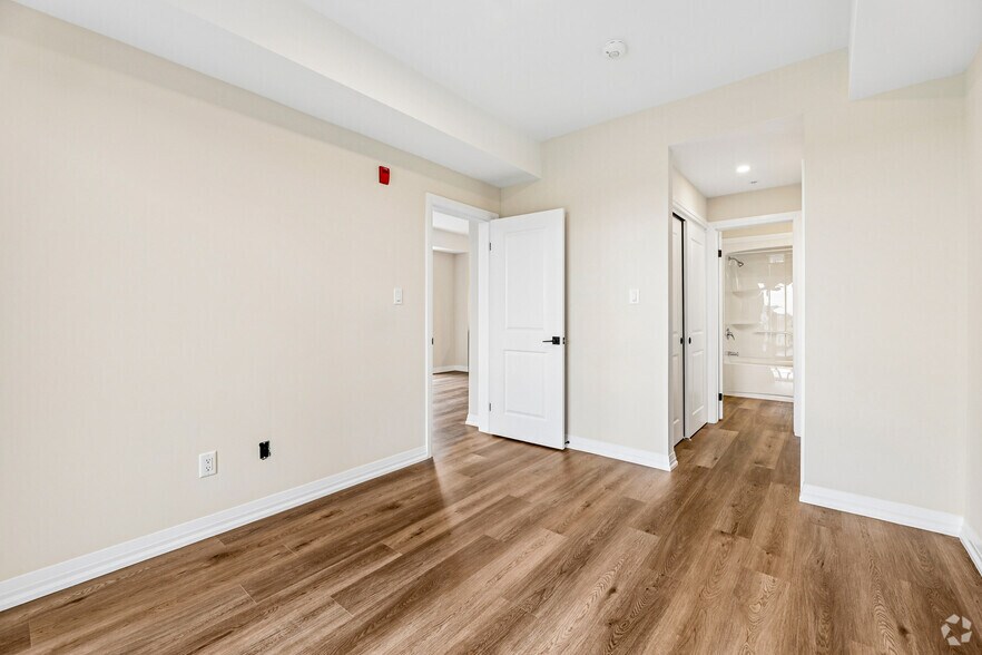 More Photos Of 600 Sunningdale Rd E, London Apartments For Sale