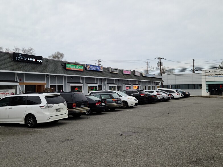More Photos Of 90 Jericho Tpke, Mineola Freestanding For Lease