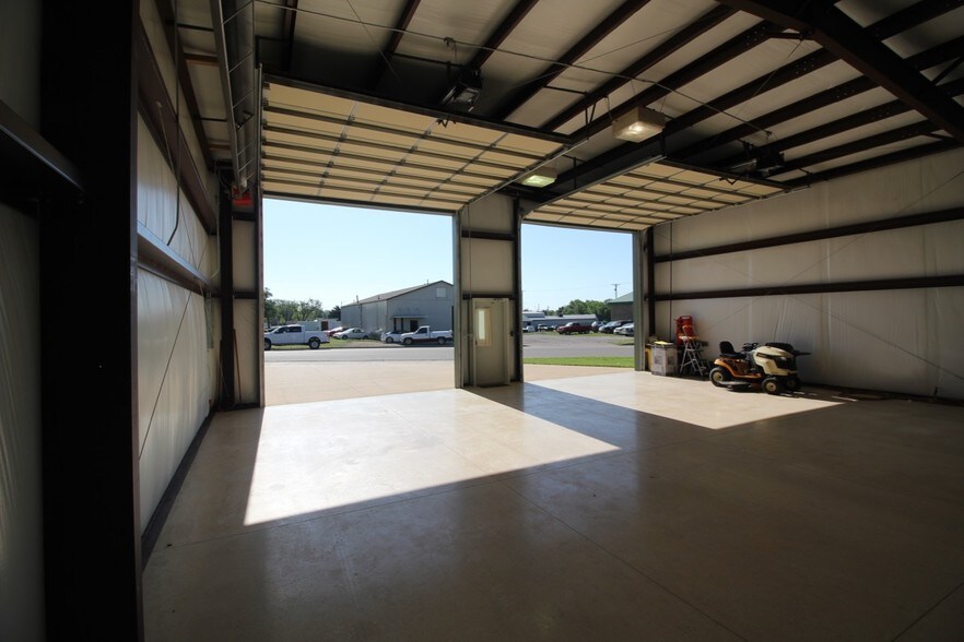 More Photos Of 2202 W Central Ave, El Dorado Light Manufacturing For Sale