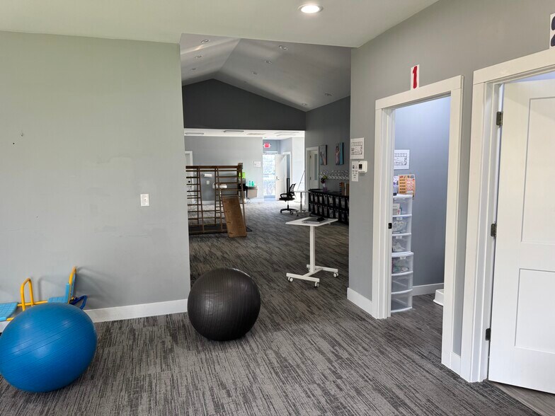 More Photos Of 6435 Ky-146 Hwy, Crestwood Medical For Sale