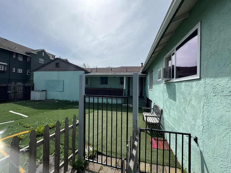 More Photos Of 2330 Prince St, Berkeley Schools For Sale