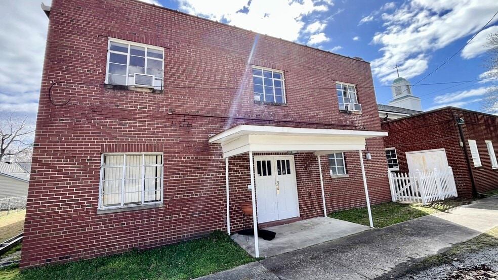 More Photos Of 911 Falls Rd, Rocky Mount Religious Facility For Sale