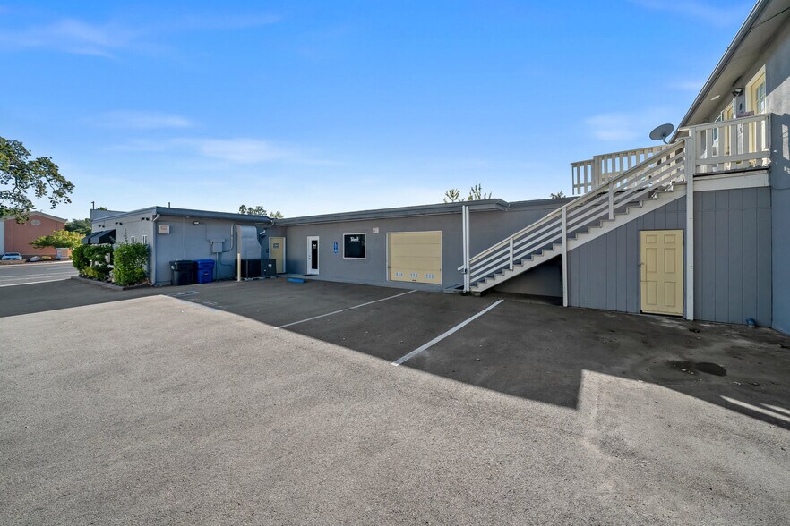 More Photos Of 8040 El Camino Real, Atascadero Daycare Center For Lease