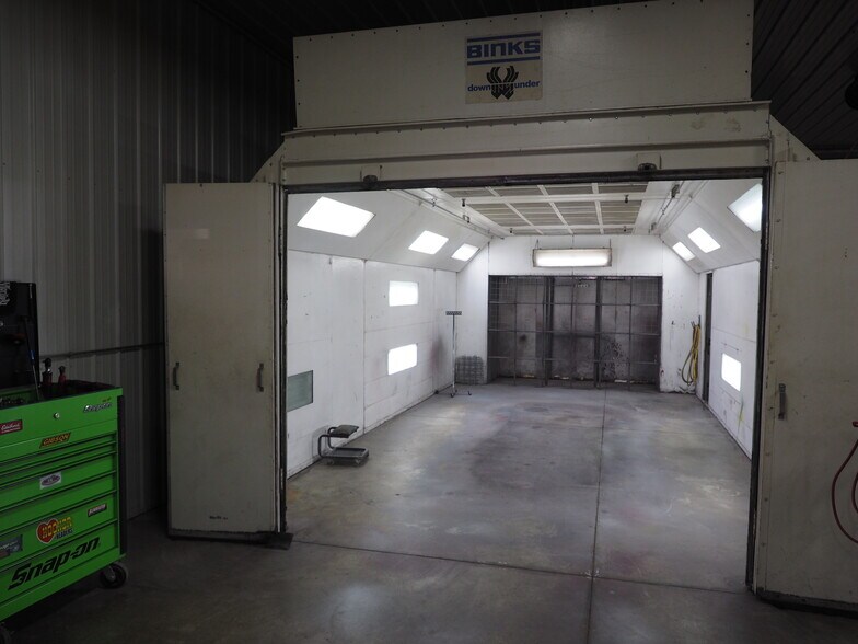 More Photos Of 9430 N Karen Dr, Mooresville Light Distribution For Lease