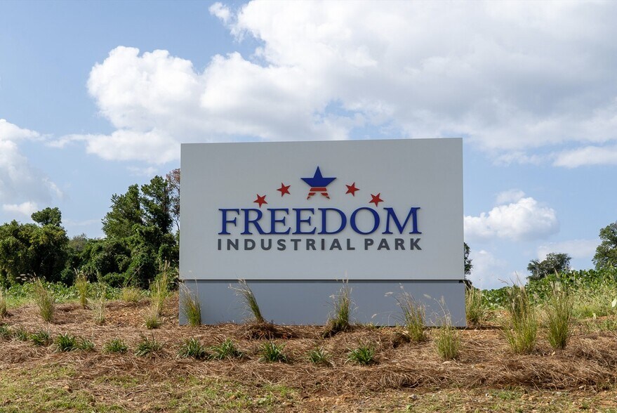 More Photos Of 7401 Pulaski Pike, Toney Unknown For Lease