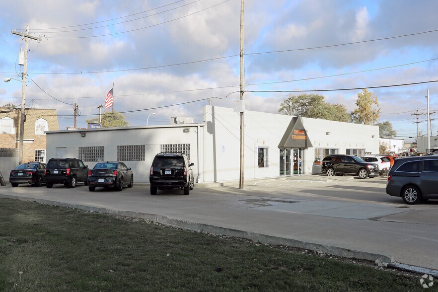 More Photos Of 20010-20012 E 9 Mile Rd, Saint Clair Shores Freestanding For Lease