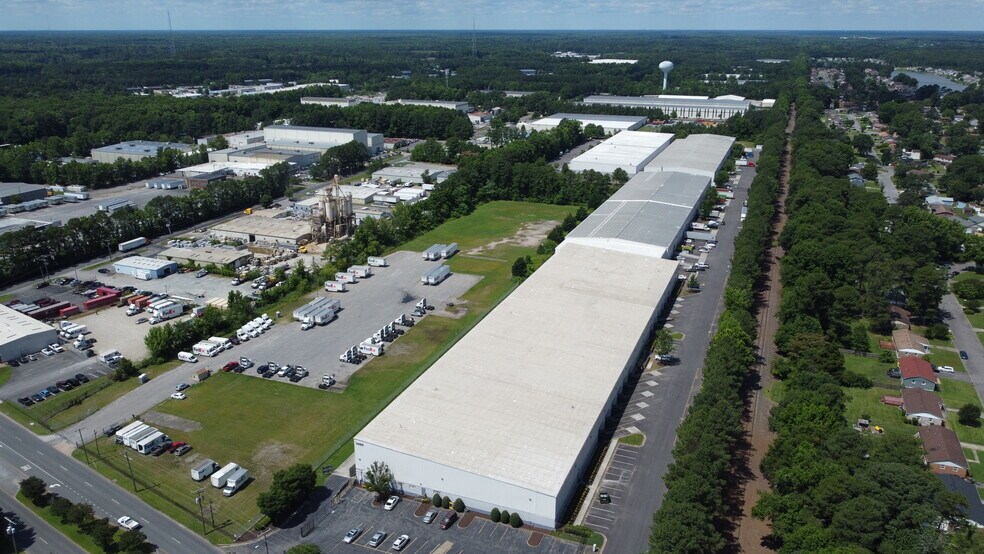 More Photos Of 1400 Cavalier Blvd, Chesapeake Warehouse For Lease