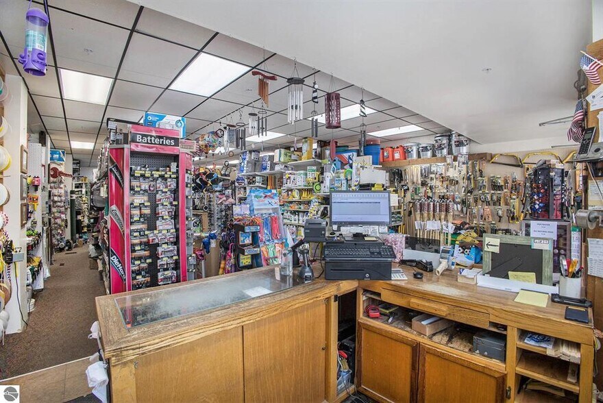 More Photos Of 310 Main St, Frankfort Storefront For Sale