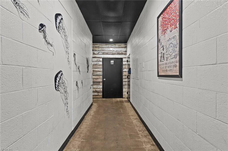 More Photos Of 130 Commerce St, Suffolk Restaurant For Sale