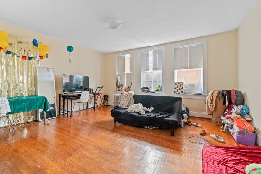More Photos Of 2810 Saint Paul St, Baltimore Multifamily For Sale