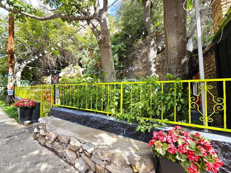 More Photos Of 105 Tombstone Cyn, Bisbee Restaurant For Sale