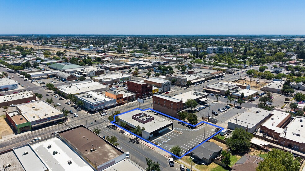 More Photos Of 231-233 E Yosemite Ave, Madera Bank For Sale