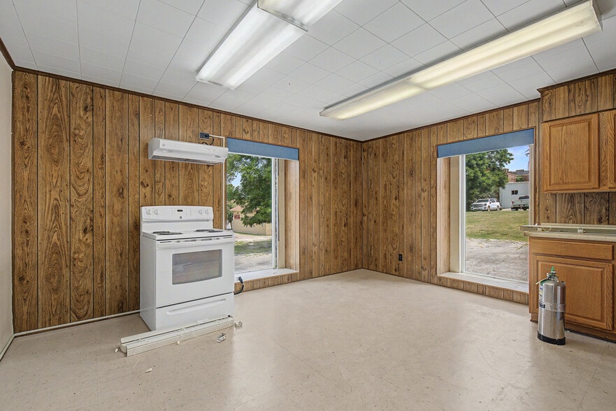 More Photos Of 1117 10th St, Huntsville Office For Lease