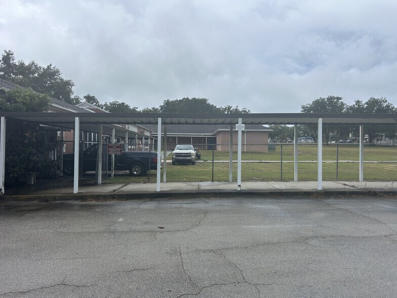 More Photos Of 101 S Prospect St, Crescent City Flex For Sale