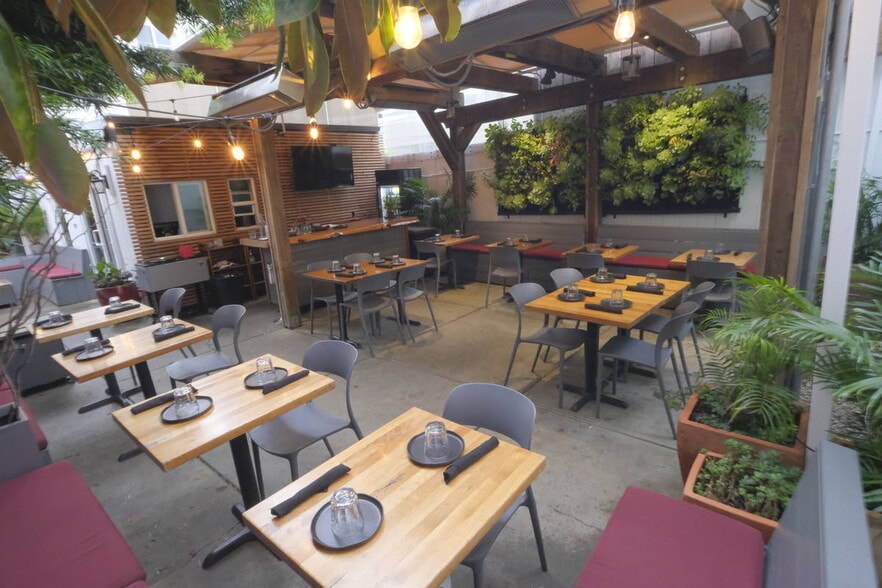 Primary Photo Of 3230-3232 Scott St, San Francisco Multifamily For Sale