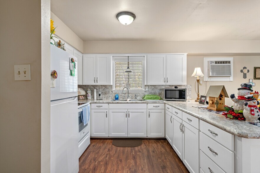 More Photos Of 401 E Main St, Brenham Apartments For Sale