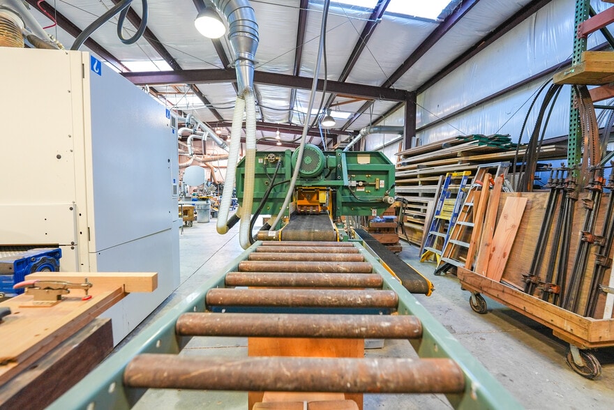 More Photos Of 7800 County Road 24, Fairhope Showroom For Sale