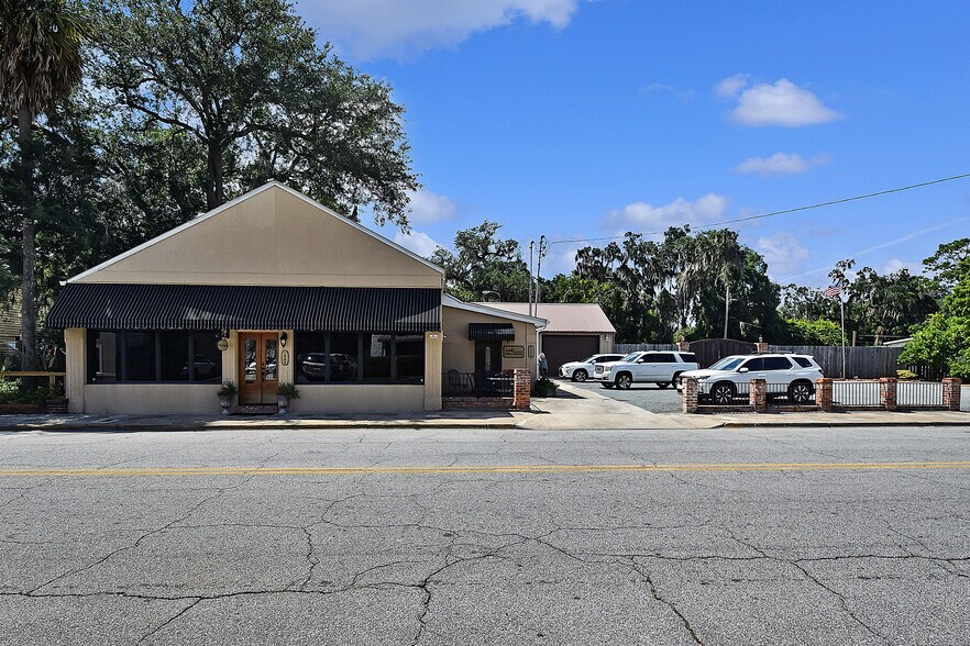 Primary Photo Of 1607 Norwich St, Brunswick Flex For Sale