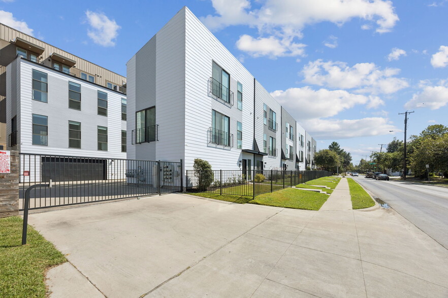 More Photos Of 4901 Live Oak St, Dallas Apartments For Sale