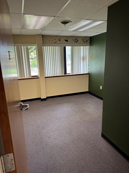 More Photos Of 111 N Main St, Janesville Medical For Lease