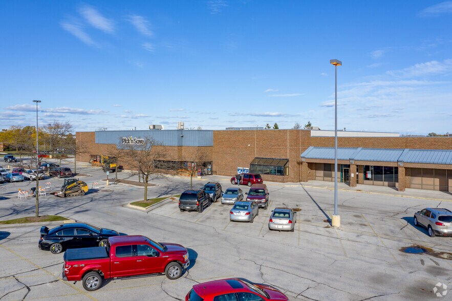 More Photos Of 2615-2643 Eastern Ave, Plymouth Storefront For Lease