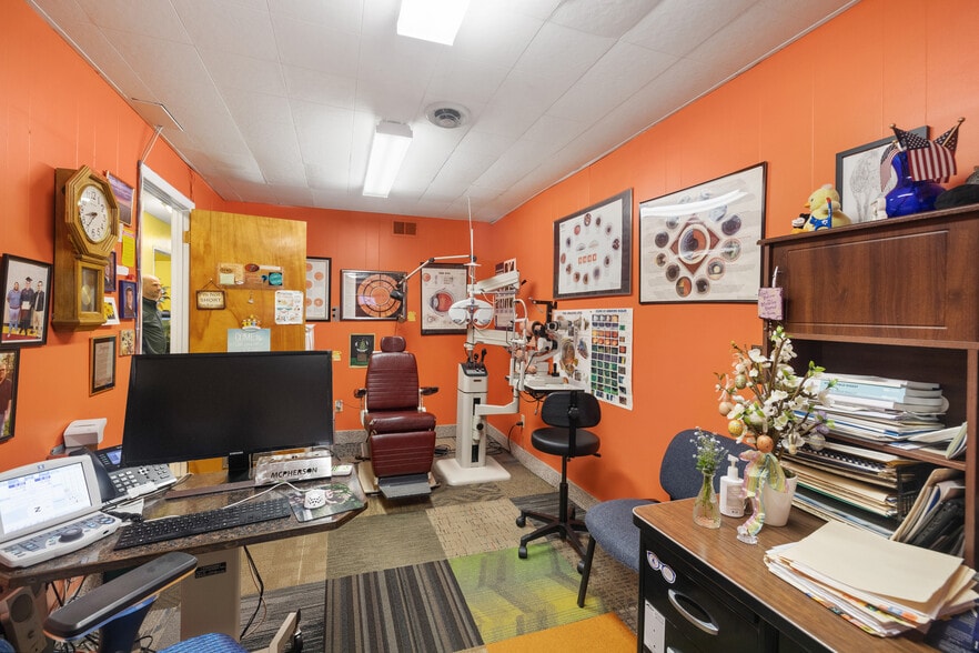 More Photos Of 105 N Main St, North Syracuse Medical For Sale