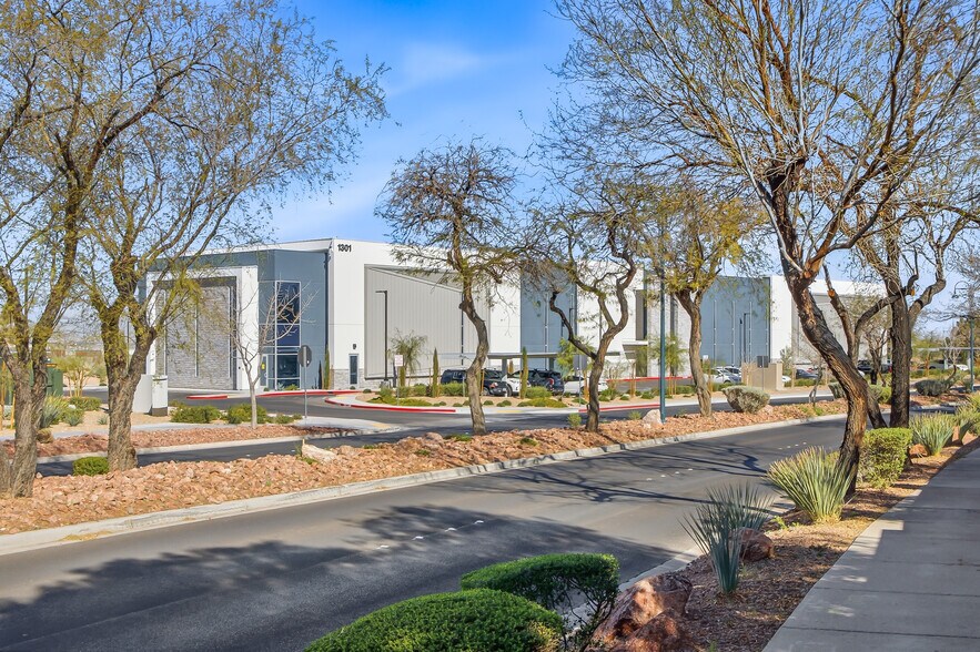 More Photos Of 1301 Seven Hills Drive, Henderson Medical For Sale