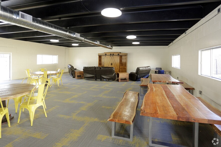 More Photos Of 2025 Jerry Murphy Rd, Pueblo Apartments For Sale