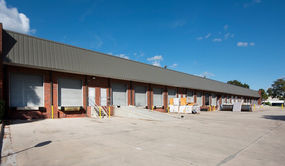 More Photos Of 6220 Hazeltine National Dr, Orlando Unknown For Lease