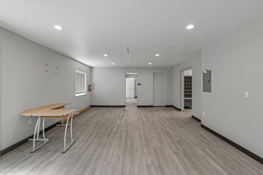 More Photos Of 1113 Castro Way, Sacramento Office For Sale