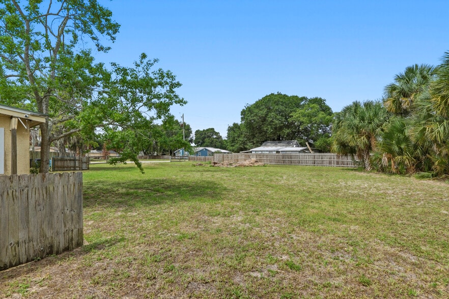 More Photos Of 3526 Ellis Ln, Mims Freestanding For Sale