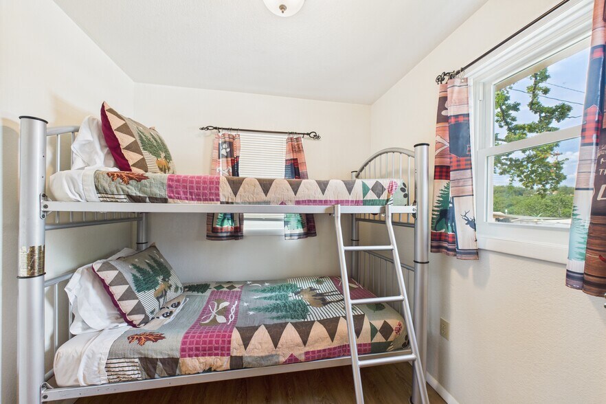 More Photos Of 141 County Road 851, Elizabeth Hotel For Sale
